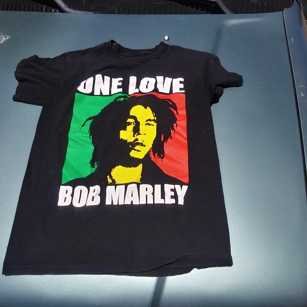 One love black t shirt